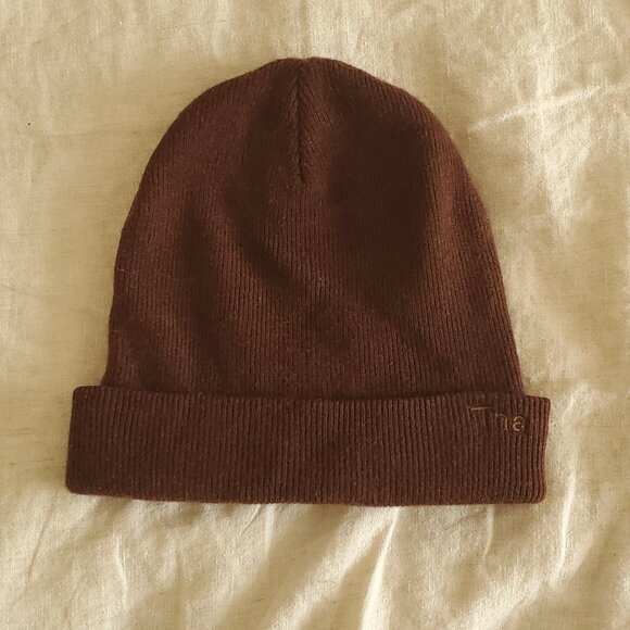 TNA Peak Beanie - Picture 1 of 9